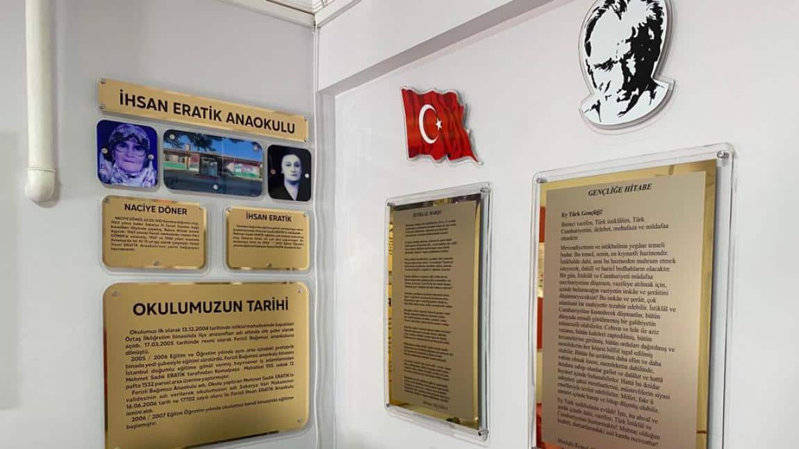 Atatürk Köşesi ve Kurucu Köşemizi yenileyerek daha iyi bir görünüme kavuşturduk.